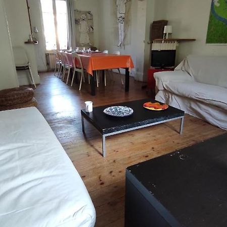Grande Maison Ancienne Simple Et Spacieuse. Vichy Dış mekan fotoğraf