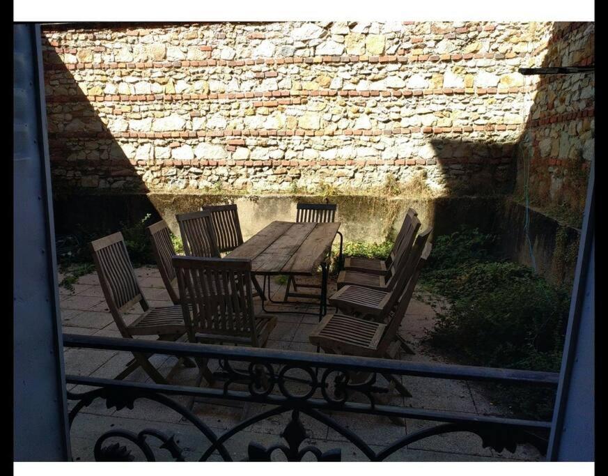 Grande Maison Ancienne Simple Et Spacieuse. Vichy Dış mekan fotoğraf