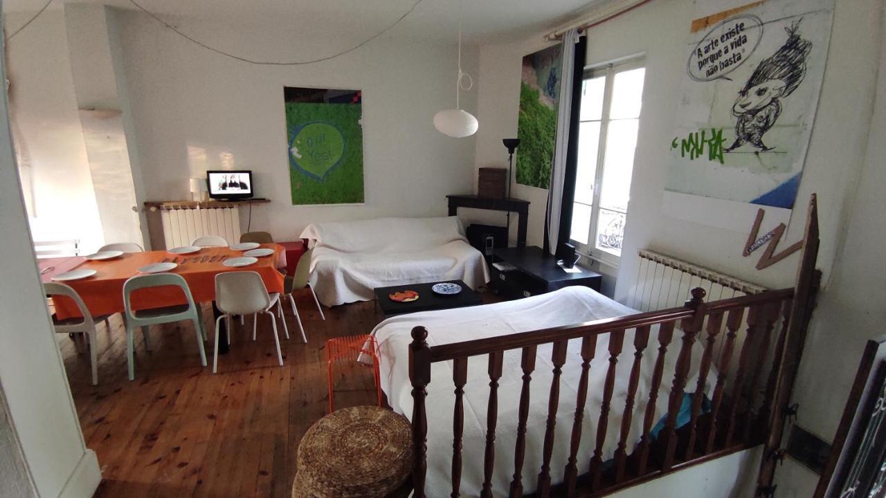 Grande Maison Ancienne Simple Et Spacieuse. Vichy Dış mekan fotoğraf