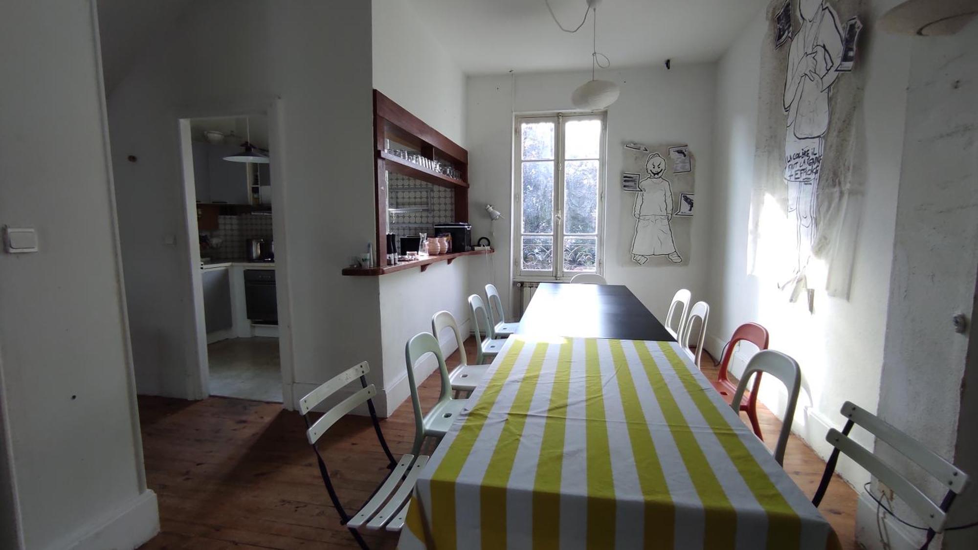 Grande Maison Ancienne Simple Et Spacieuse. Vichy Dış mekan fotoğraf